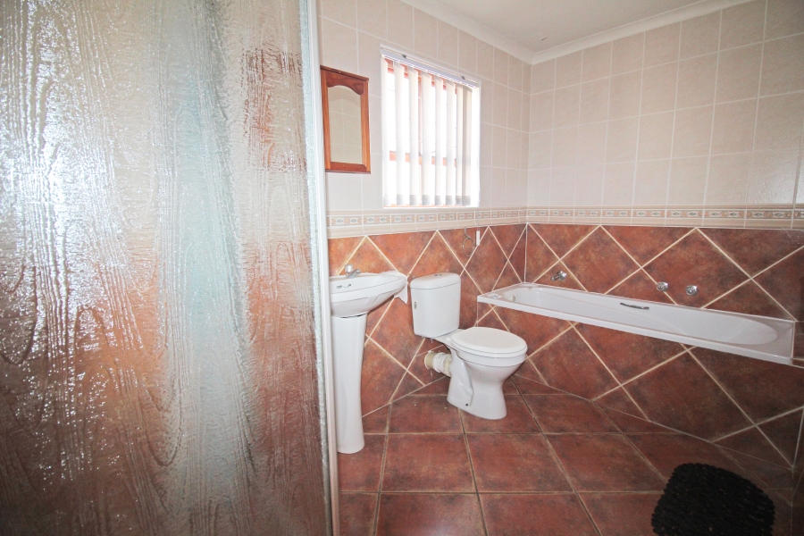 3 Bedroom Property for Sale in Skiathos Western Cape